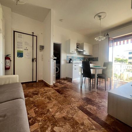 Apartment Aurora & Nicole Ideal Per Biker Con Terazza Vista Mare Parcheggio E Wi-Fi Gratuiti П'єтра-Лігуре Екстер'єр фото