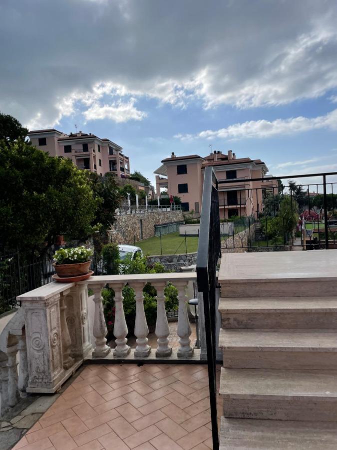 Apartment Aurora & Nicole Ideal Per Biker Con Terazza Vista Mare Parcheggio E Wi-Fi Gratuiti П'єтра-Лігуре Екстер'єр фото