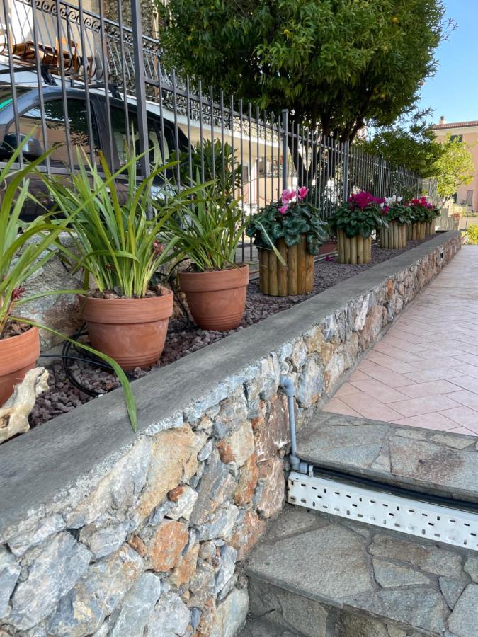 Apartment Aurora & Nicole Ideal Per Biker Con Terazza Vista Mare Parcheggio E Wi-Fi Gratuiti П'єтра-Лігуре Екстер'єр фото