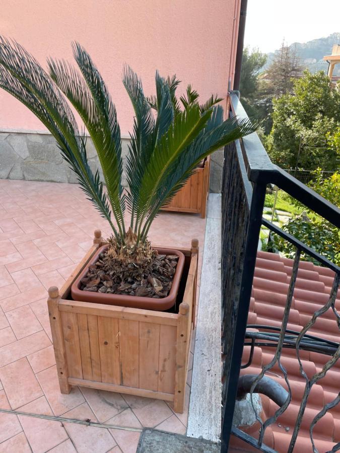 Apartment Aurora & Nicole Ideal Per Biker Con Terazza Vista Mare Parcheggio E Wi-Fi Gratuiti П'єтра-Лігуре Екстер'єр фото