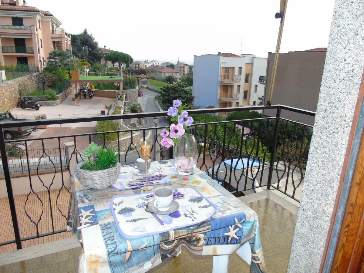Apartment Aurora & Nicole Ideal Per Biker Con Terazza Vista Mare Parcheggio E Wi-Fi Gratuiti П'єтра-Лігуре Екстер'єр фото